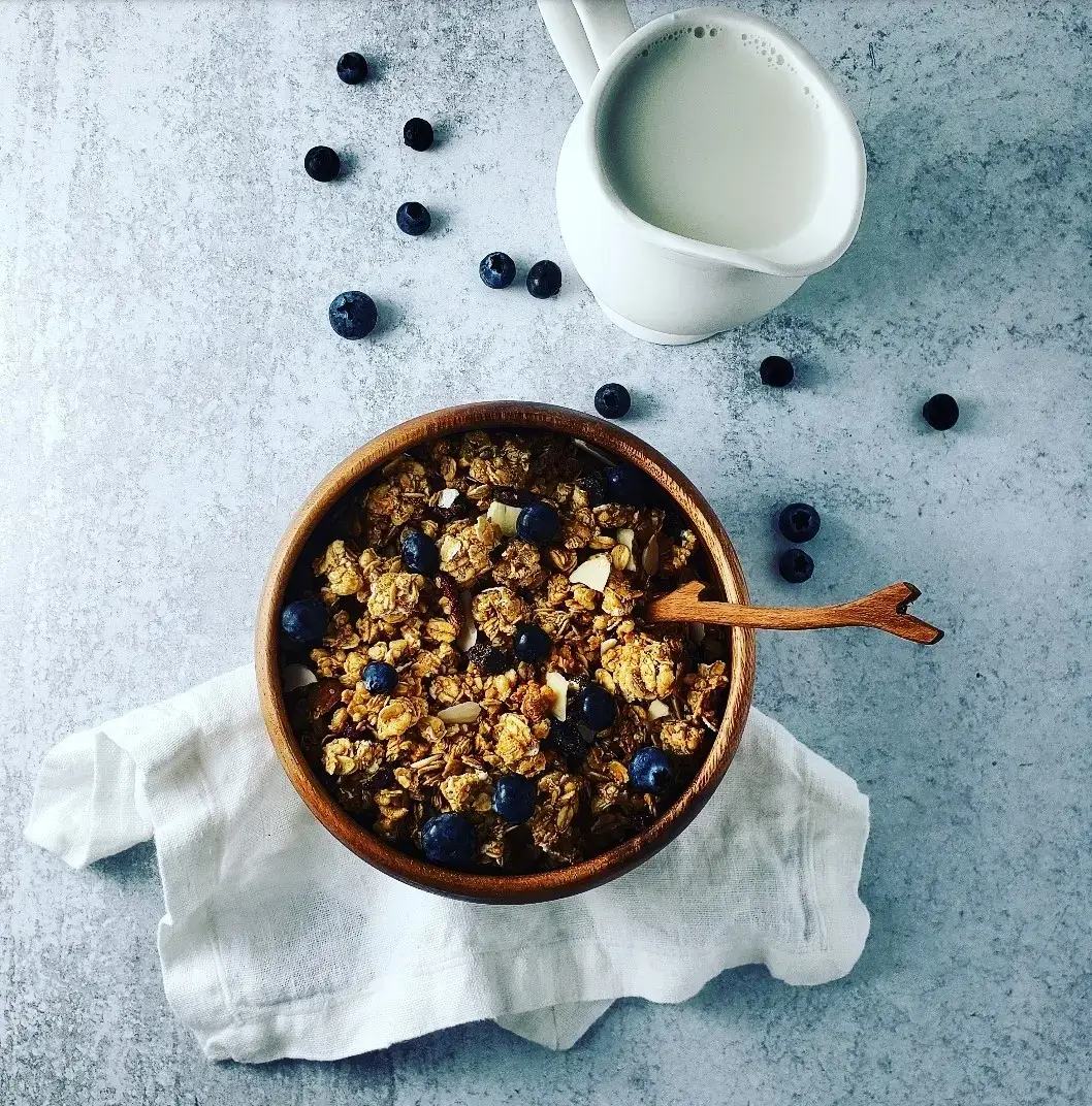 homemade granola- How To Make Homemade Granola Breakfast, Healthy, Oven Baked homemade granola Almond |Brown Sugar |Chocolate Chips |Cinnamon |Coconut Oil