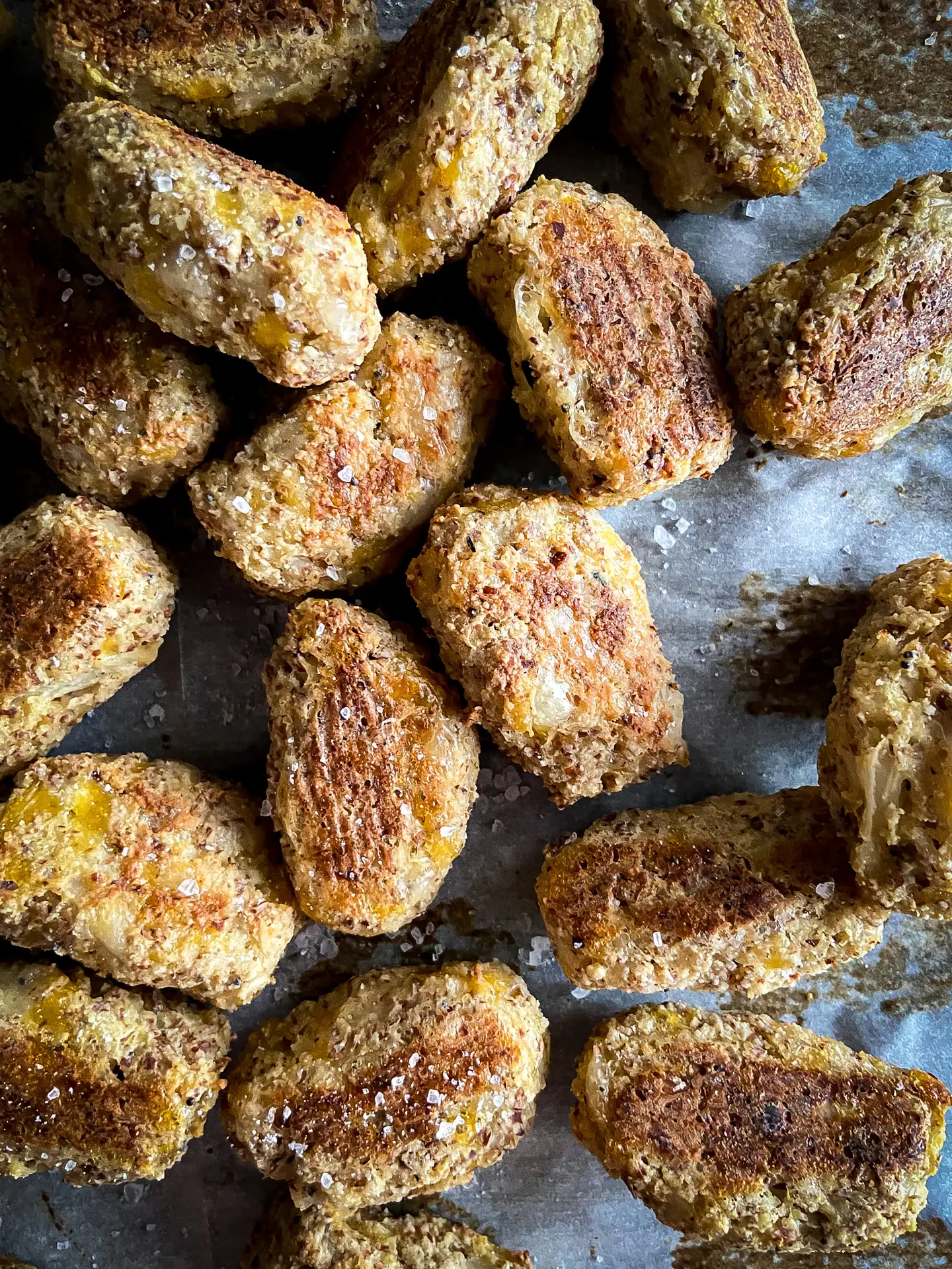 cauliflower cheese tots- Baked Cauliflower Cheese Tots Appetizers, Gluten Free, Oven Baked cauliflower cheese tots Cauliflower |Cheese |Egg |Garlic Powder |Mozzarella Cheese