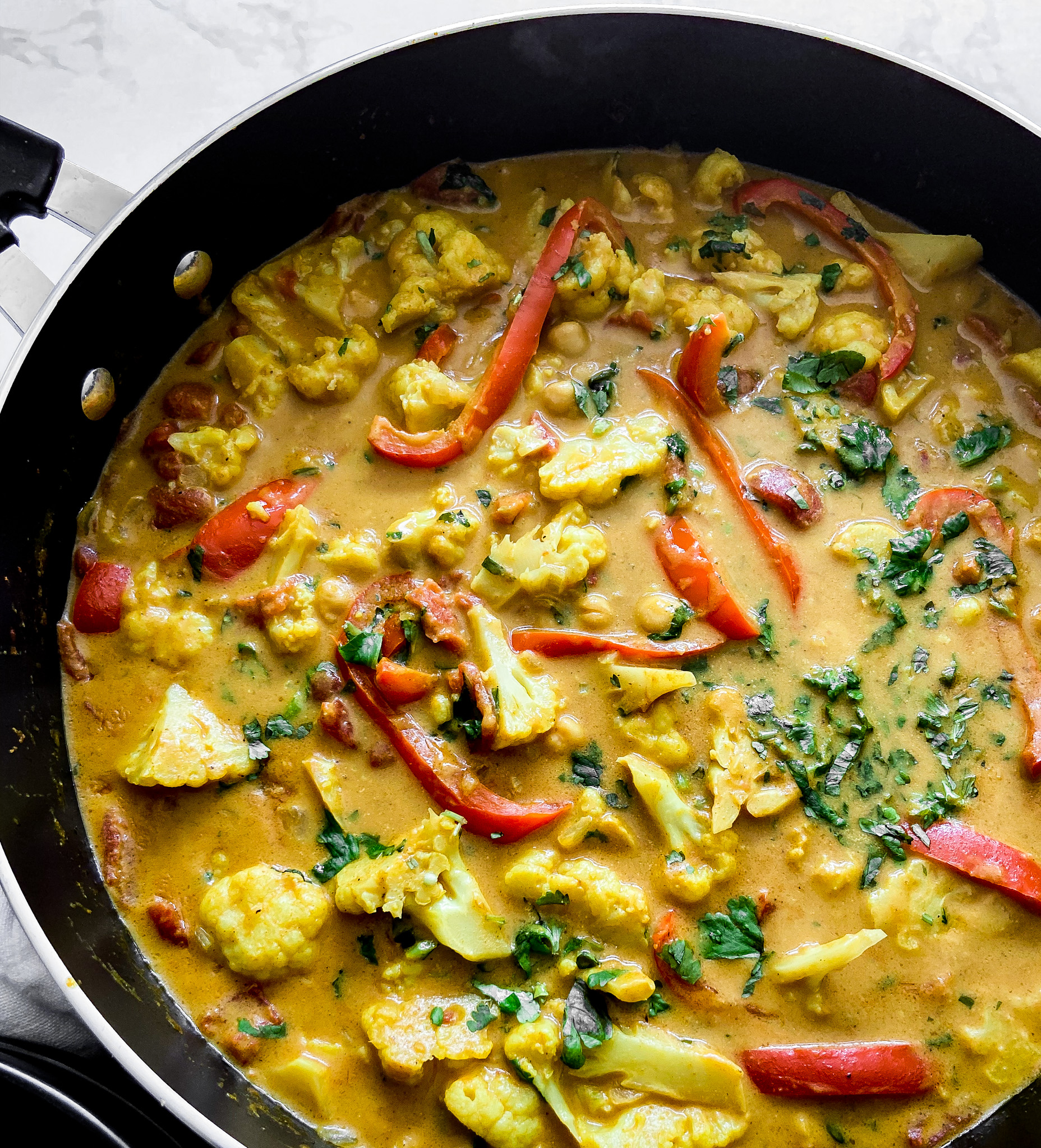 One Pot Vegan Curry With Cauliflower in Coconut Milk - SugarFaceBakes