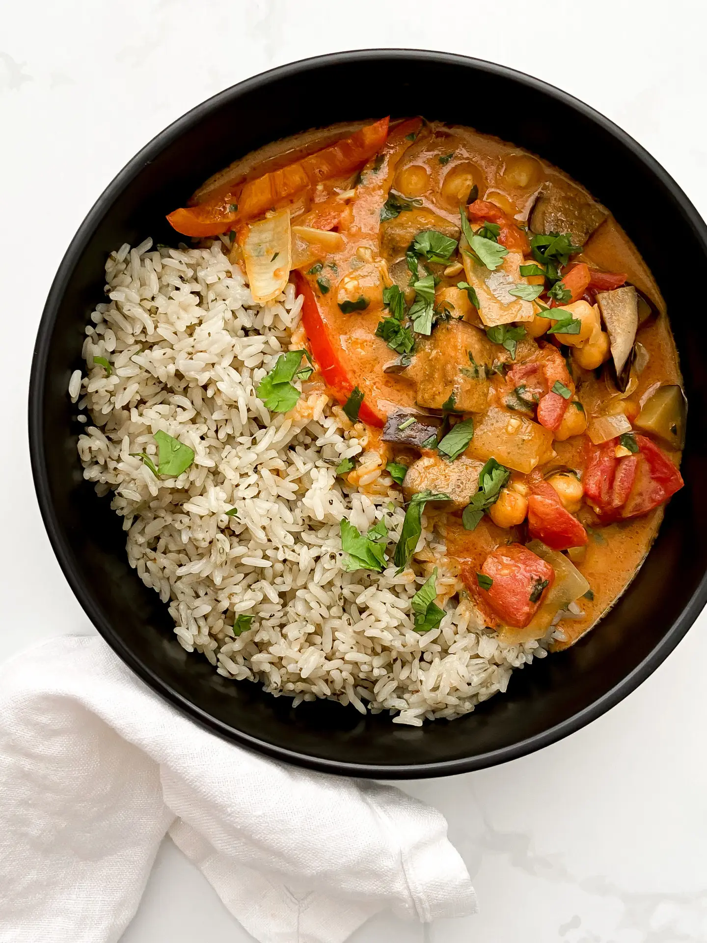 eggplant curry- One Pot Eggplant Curry Vegetarian eggplant curry served over fluffy jasmine rice with cashews on top