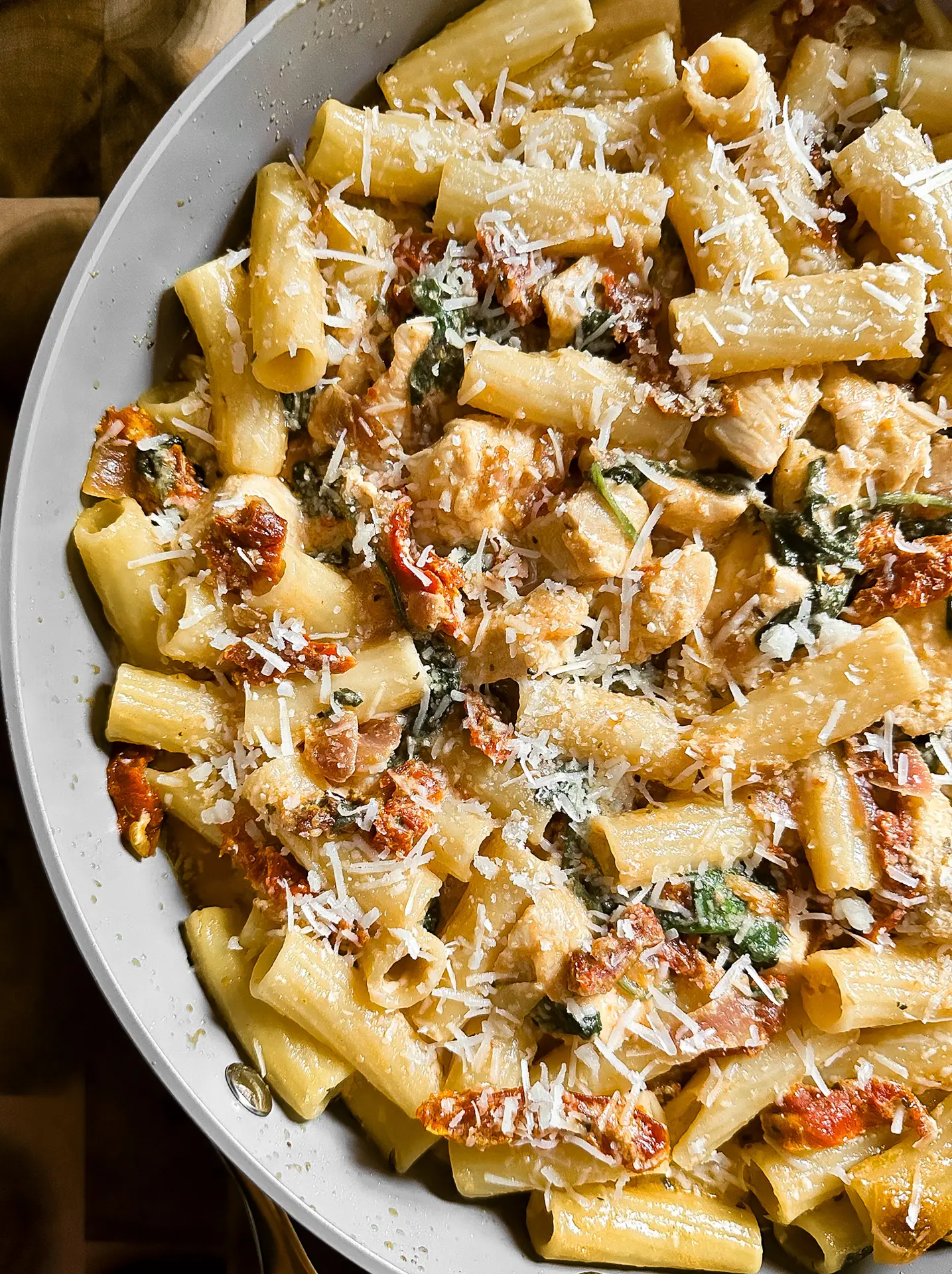 Tuscan chicken pasta creamy with spinach and sun-dried tomatoes — Sugar Face Bakes