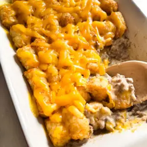 ground beef and tater tot casserole- Ground Beef and Tater Tot Casserole easy ground beef tater tot casserole with cheesy layers